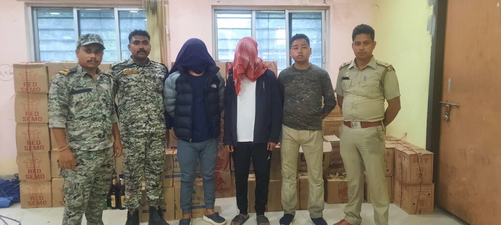 आबकारी विभागद्वारा लाखौं रुपियाँको सिक्किमको रम-बियरसहित 2 जना तस्कर पक्राउ
